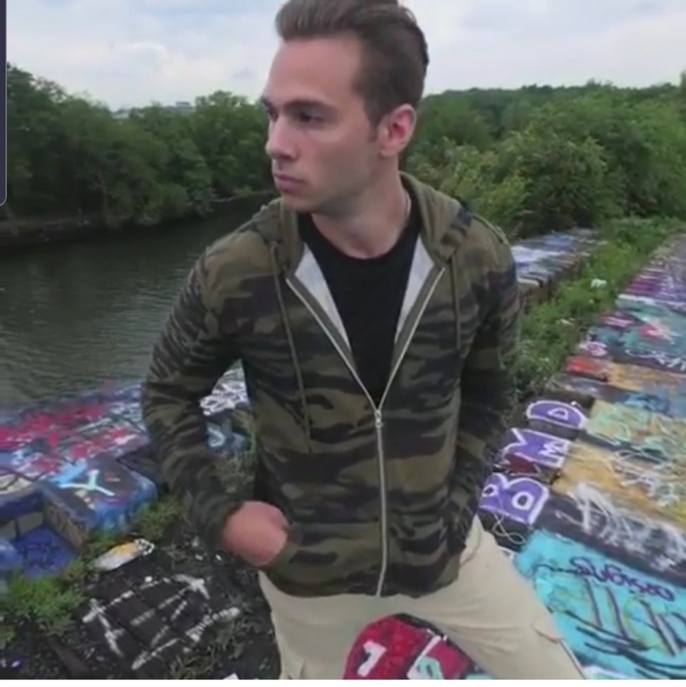 Mens Streetwear Camo hoodie with quilted detail! M